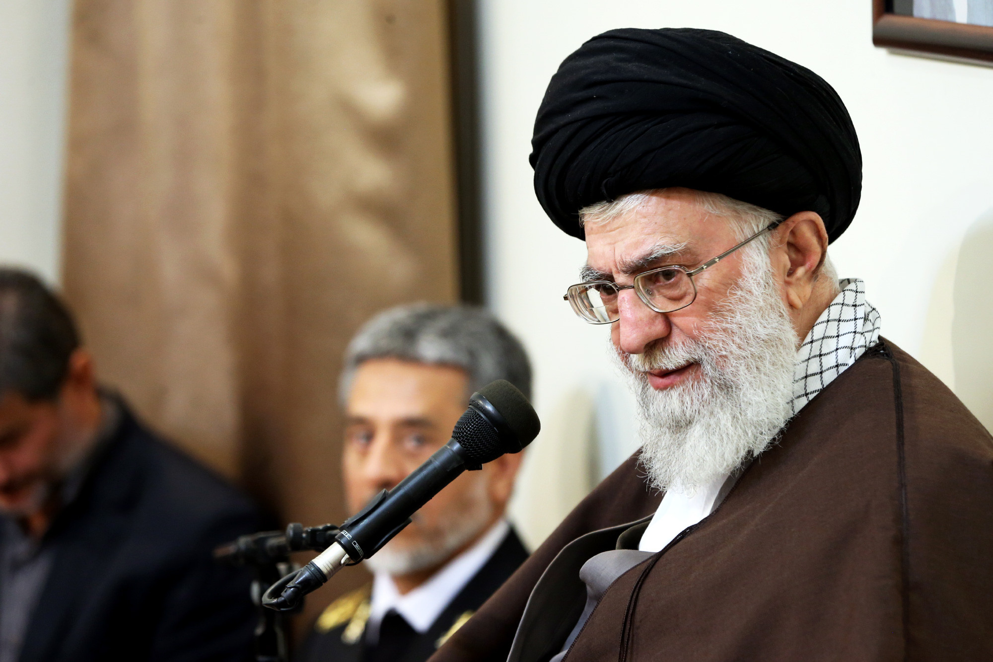 رهبر معظم انقلاب اسلامی در دیدار فرماندهان و مسئولان نیروی دریایی ارتش