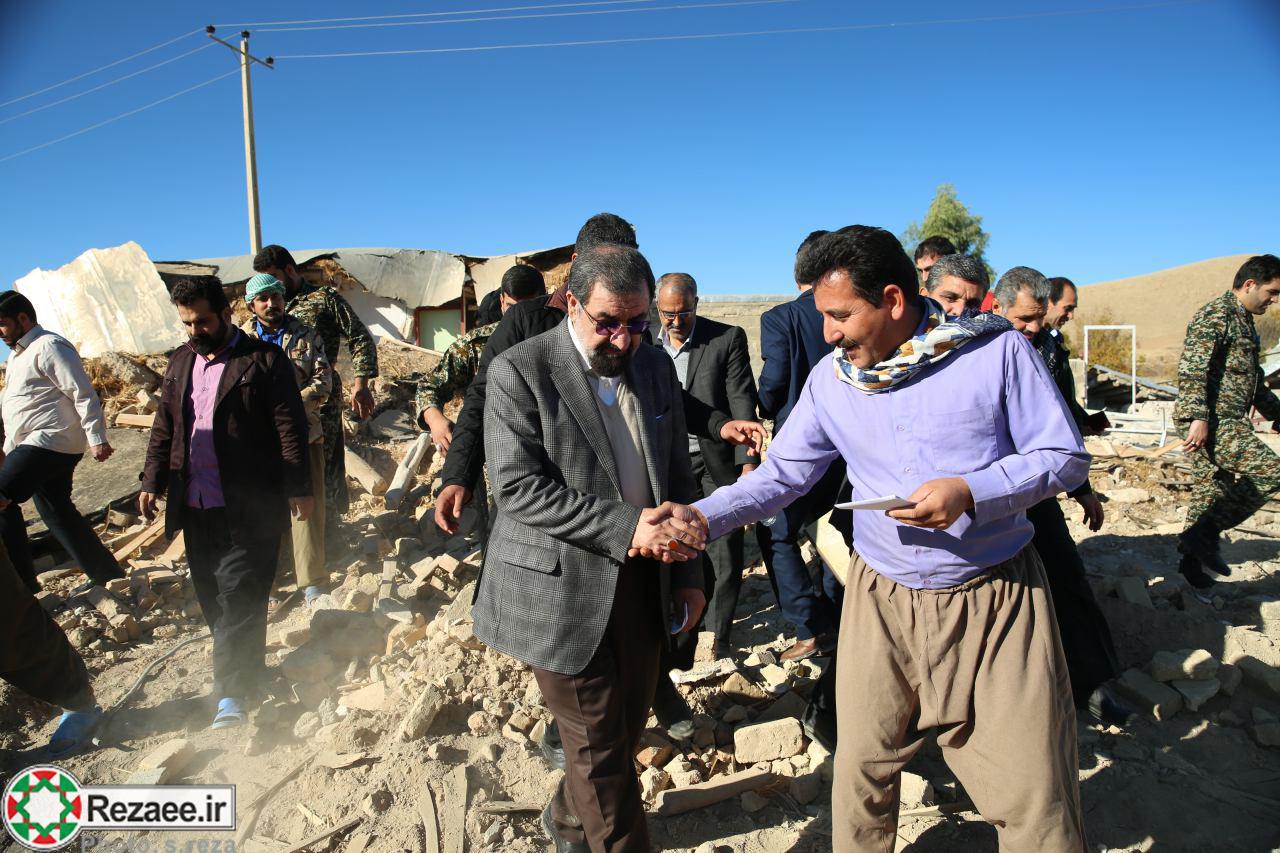 گزارش تصویری از دومين سفر دكتر محسن رضايي به استان كرمانشاه و حضور در جمع روستاييان و امدادرسانان مناطق زلزله زده