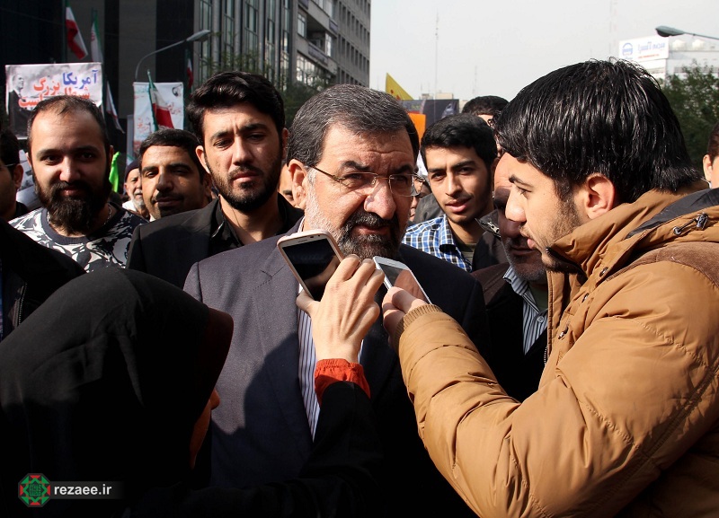 گزارش تصویری حضور دبیر مجمع تشخیص مصلحت نظام در راهپیمایی روز سیزده آبان