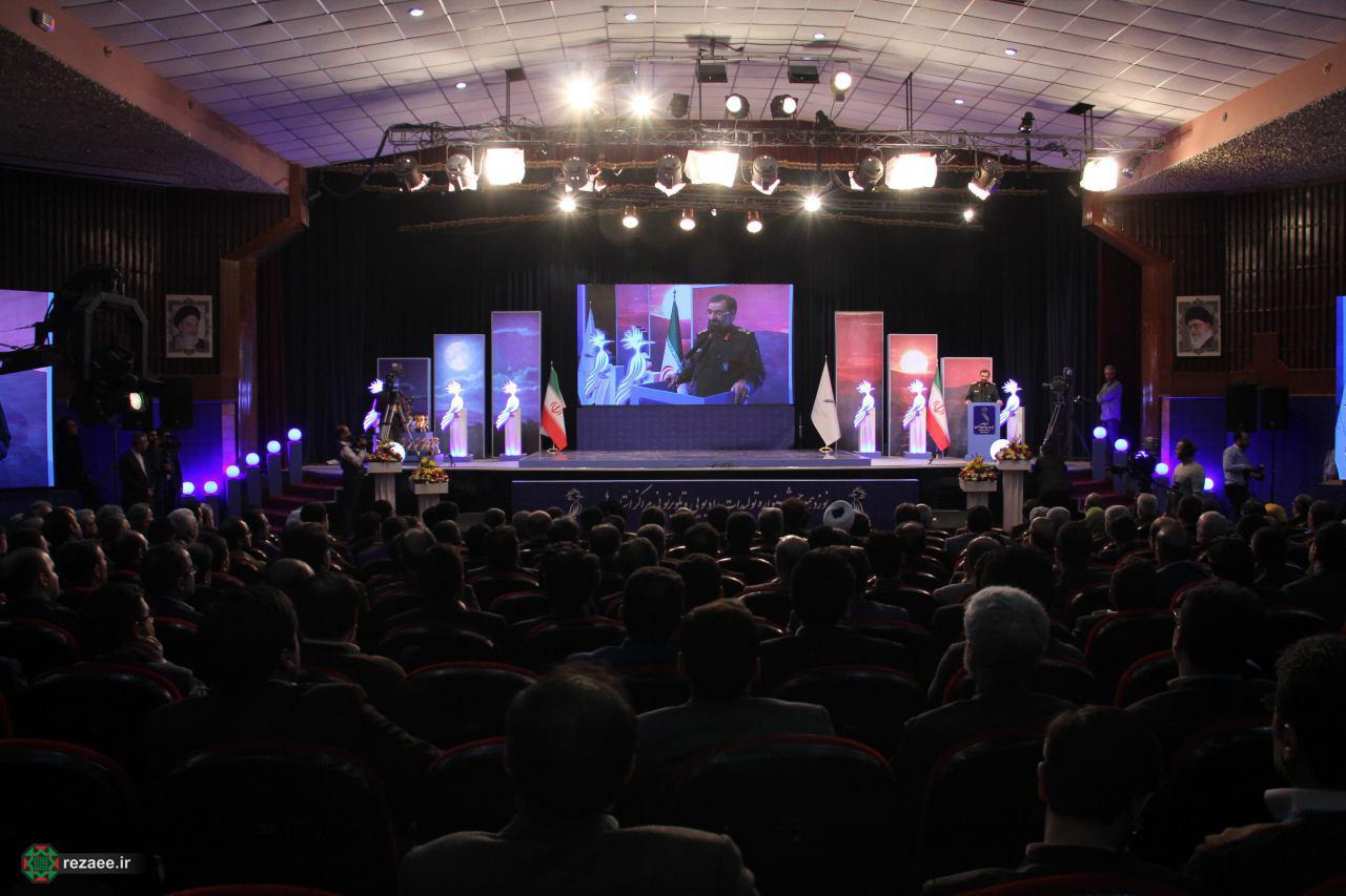 گزارش تصویری از حضور دکتر محسن رضایی در نوزدهمین جشنواره تولیدات صداوسیما