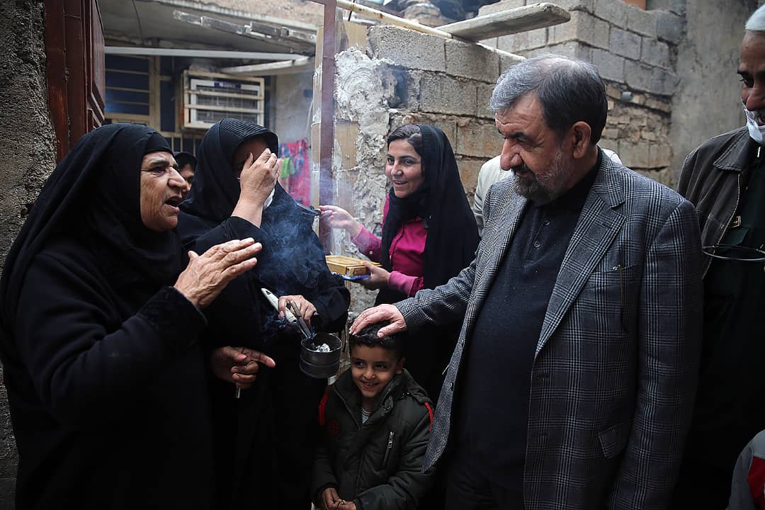 دست به دست هم بدهیم تا آبادانی وپیشرفت ایران را رقم بزنیم / هدف انقلاب اسلامی، آبادانی دنیا و آخرت مردم ایران است
