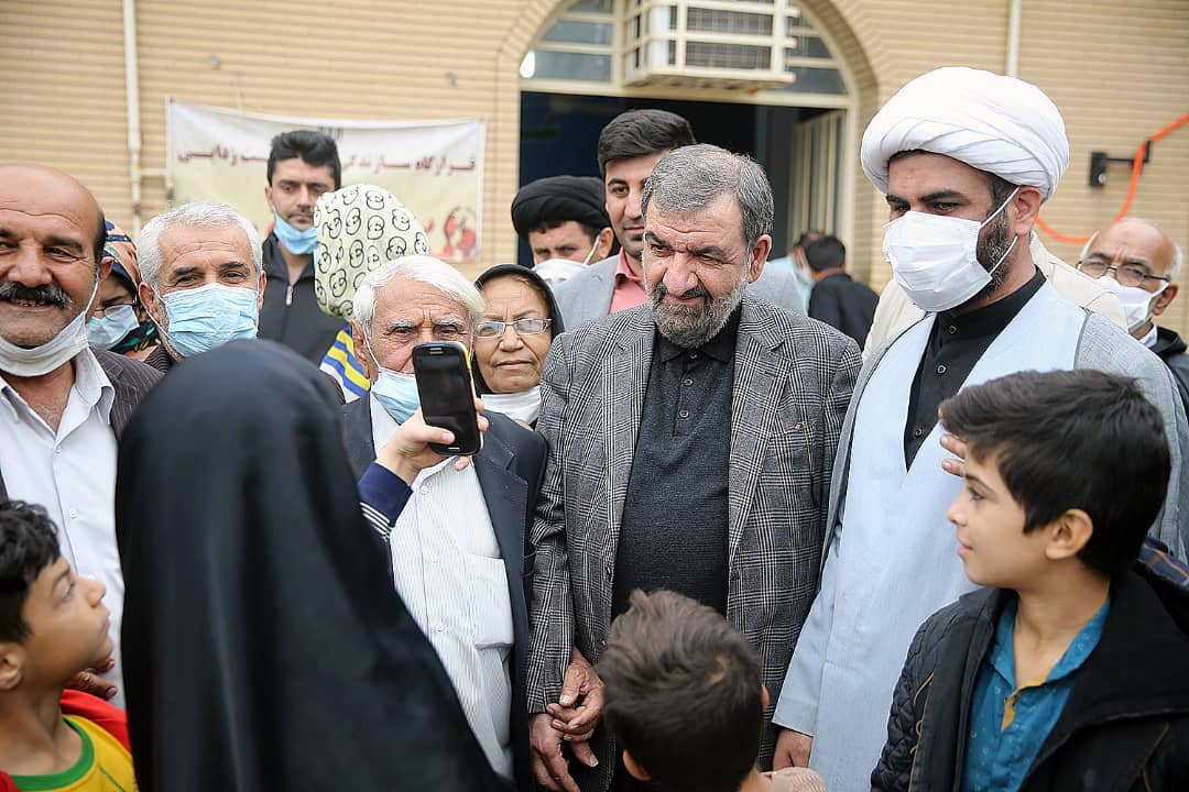 دست به دست هم بدهیم تا آبادانی وپیشرفت ایران را رقم بزنیم / هدف انقلاب اسلامی، آبادانی دنیا و آخرت مردم ایران است