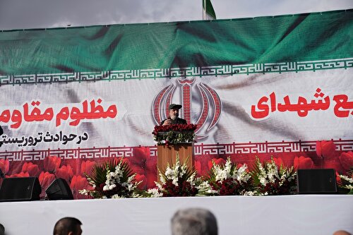 سردار سرلشکر محسن رضایی در واکنش به تهدیدات ترامپ: ما آماده‌ایم و در هر نقطه‌ای که حضور دارید بغل گوشتان هستیم و در همان نقطه تنبیهتان می‌کنیم/ توطئه‌ اخیر که مردم ایران آن را خنثی کردند تکرار جنگ ۱۲ روزه بود / جهان از مقاومت ملت بزرگ ایران حیرت‌زده است