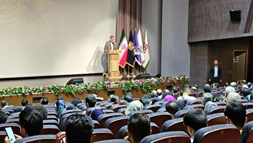 دفاع مقدس الگویی برای بهتر زیستن آحاد مردم است