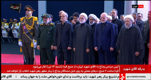 ادای احترام سردار سرلشکر محسن رضایی و مسئولان ارشد کشور به پیکر مطهر امام مجاهد شهید